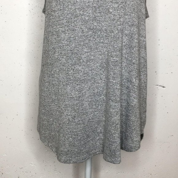 A. New Day Grey Sleeveless Top size Large - Picture 2 of 9